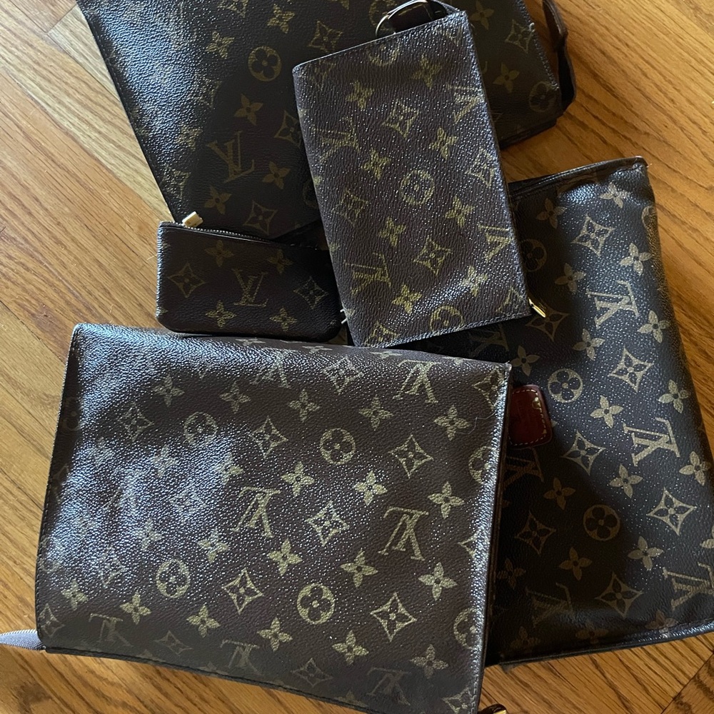 Louis Vuitton Monogram Canvas Pouch LV 26 only!